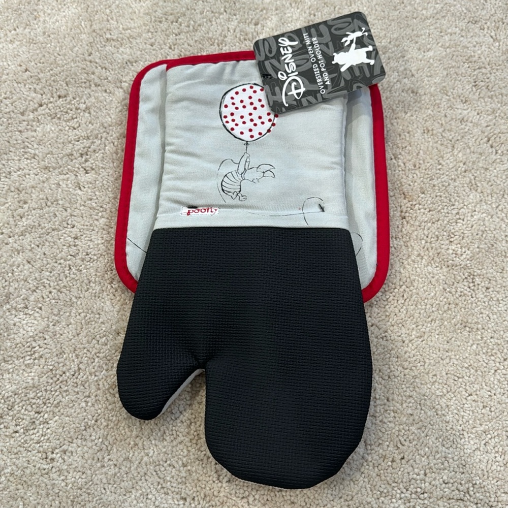 Disney Pooh & Piglet Oversized Oven Mitt and Pot Holder Set